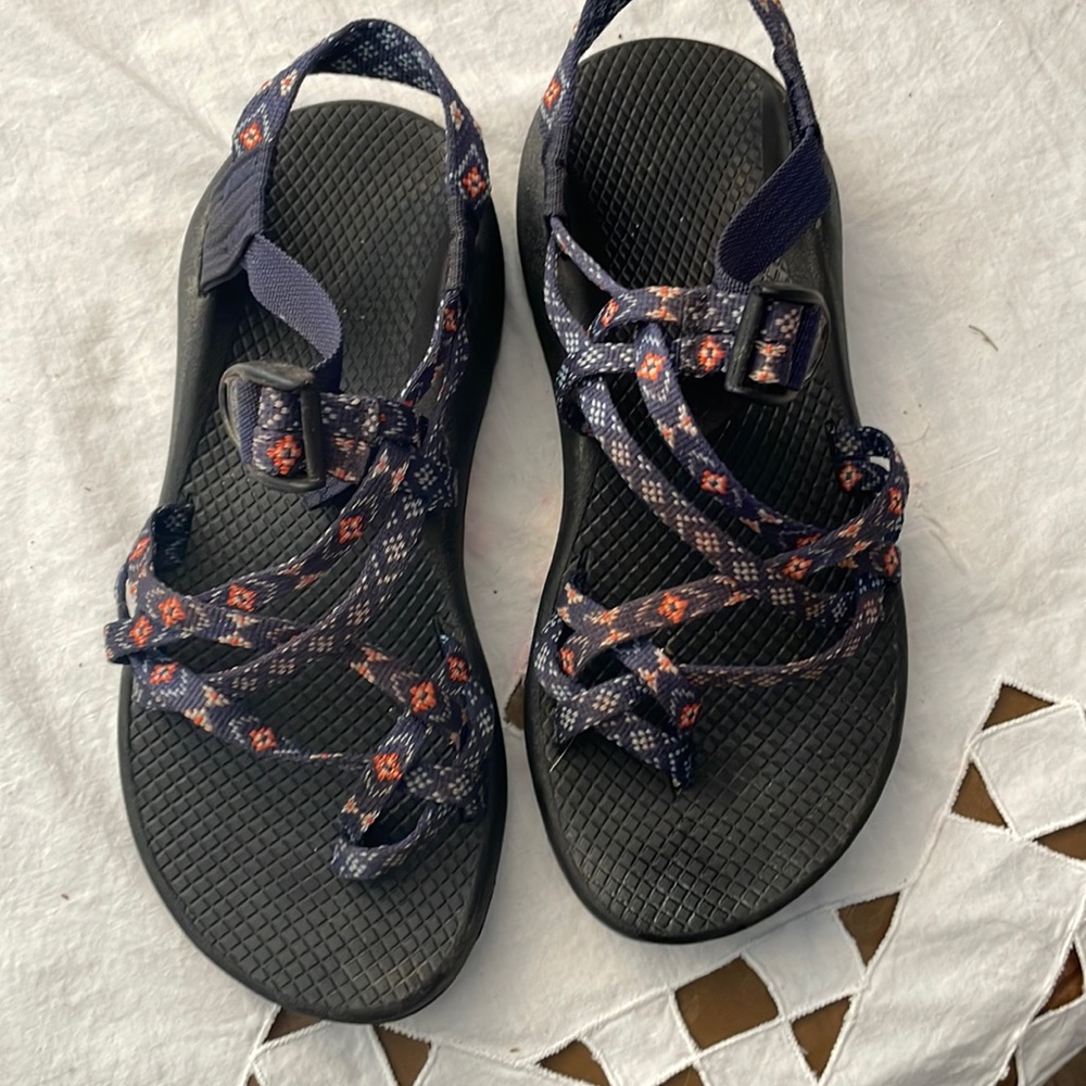Chacos size 7 navy